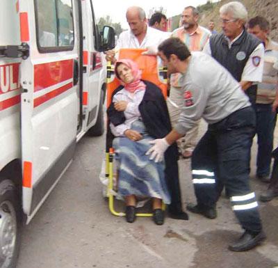 Söğütlü'de Trafik Kazası: 6 Yaralı