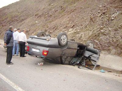 Söğütlü'de Trafik Kazası: 6 Yaralı