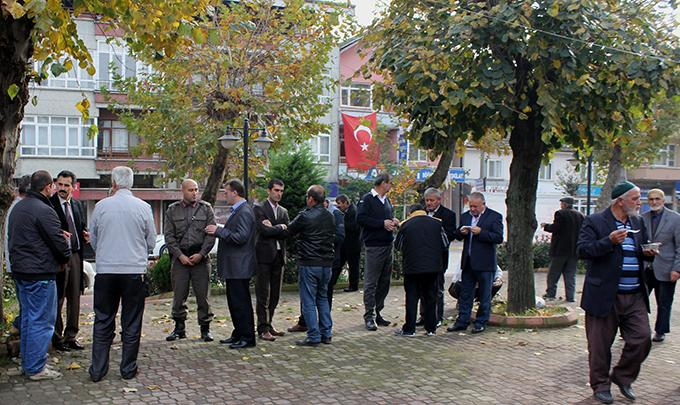 Söğütlü Belediyesi aşure ikramında bulundu