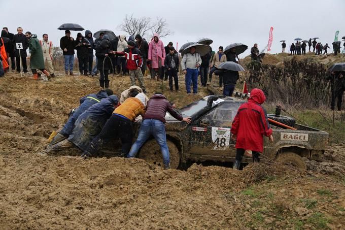 Off-Road Şampiyonası'ndan inanılmaz görüntüler