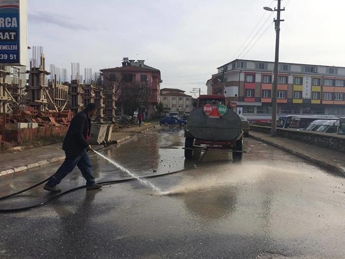 Kaynarca Belediyesi'nden temizlik çalışması 