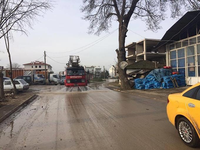 Kaynarca Belediyesi'nden temizlik çalışması 