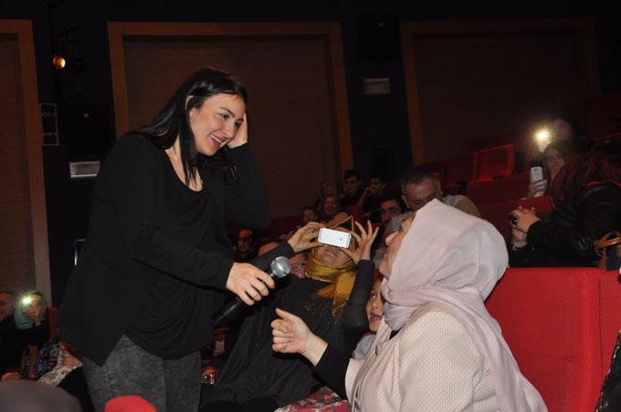 İnternetin fenomeni Sakallıoğlu, Sakarya'da sahne aldı