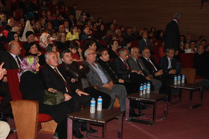 Ortaokul öğrencilerinden Türk Müziği konseri