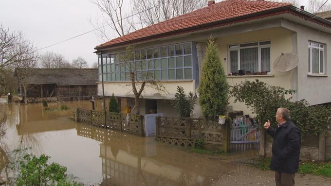 Ekili tarım arazileri sular altında kaldı