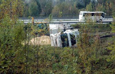 251 Promil Alkollü Sürücü Tırı Devirdi