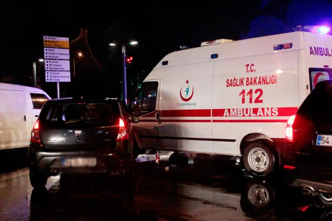 Hasta taşıyan ambulans kaza yaptı