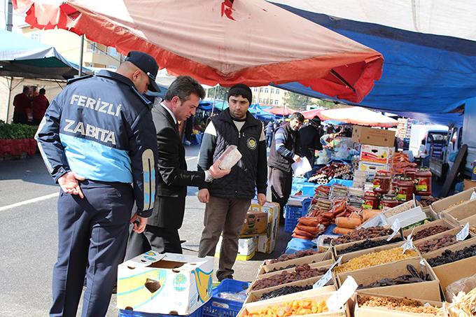 Zabıtadan halk pazarına denetim 