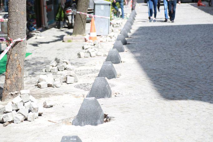 Belediyeden çarşı trafiğine bordürlü çözüm