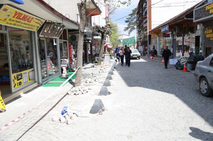 Belediyeden çarşı trafiğine bordürlü çözüm