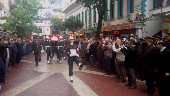 Kıbrıs gazisi askeri törenle son yolculuğuna uğurlandı