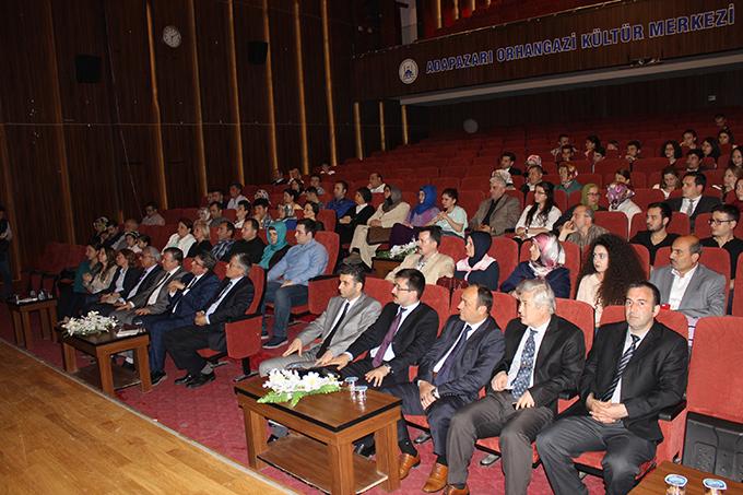 AÖF Sakarya'da başarılı öğrencileri ödüllendirdi