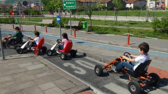 Ana Sınıfı öğrencileri, Serdivan Trafik Parkı ziyaret etti