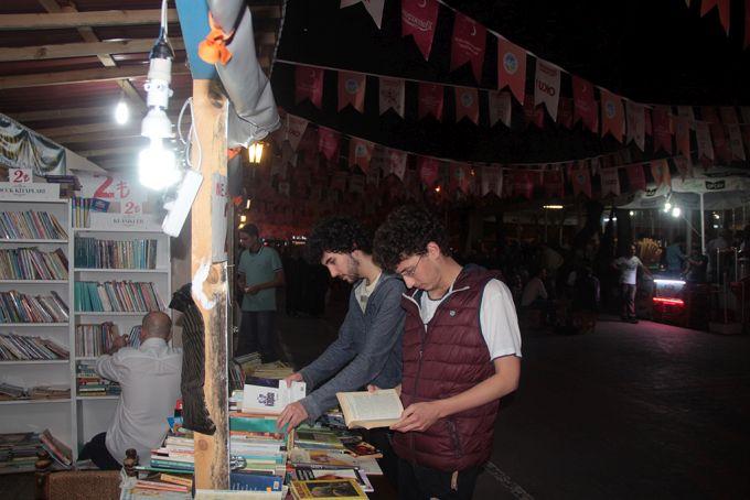 Kitap fuarına yoğun ilgi