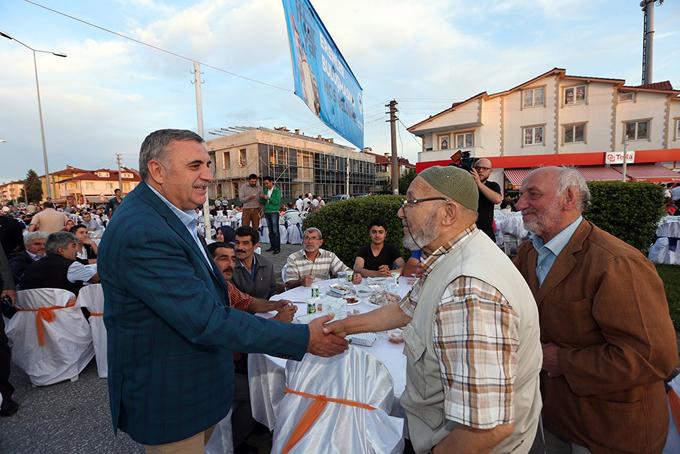 Huzur sofraları Erenler'de kuruldu