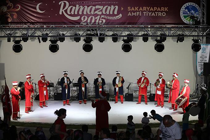 Tasavvuf Müziği Topluluğu Sakaryapark'ta sahne aldı