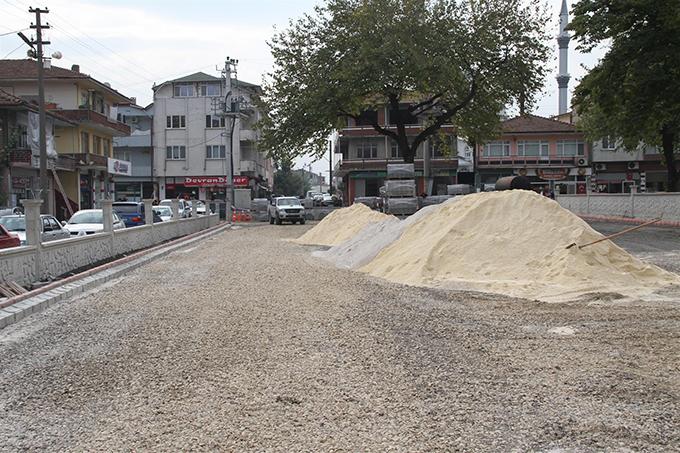 Akyazı Belediyesi otoparkı tamamlanıyor