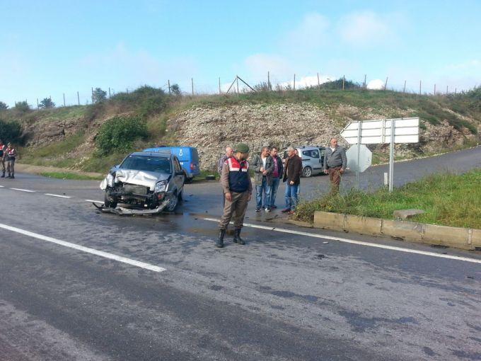 Yine aynı kavşak, yine kaza: 8 yaralı!