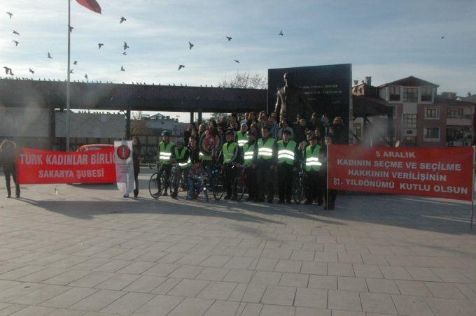 Kadınlara seçme ve seçilme hakkı verilmesini kutladılar