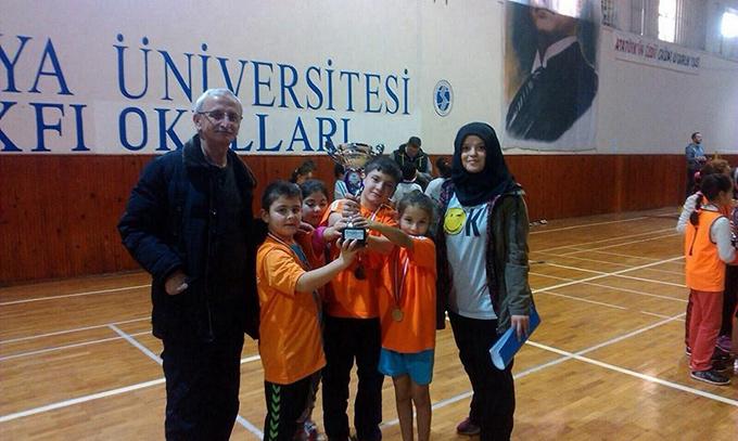 Sakarya'da badminton turnuvası