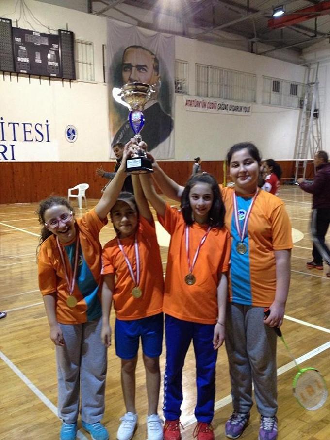 Sakarya'da badminton turnuvası