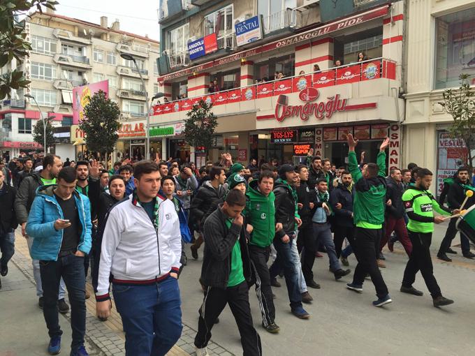 Tatangalardan maç öncesi destek yürüyüşü