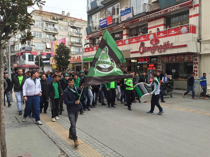 Tatangalardan maç öncesi destek yürüyüşü