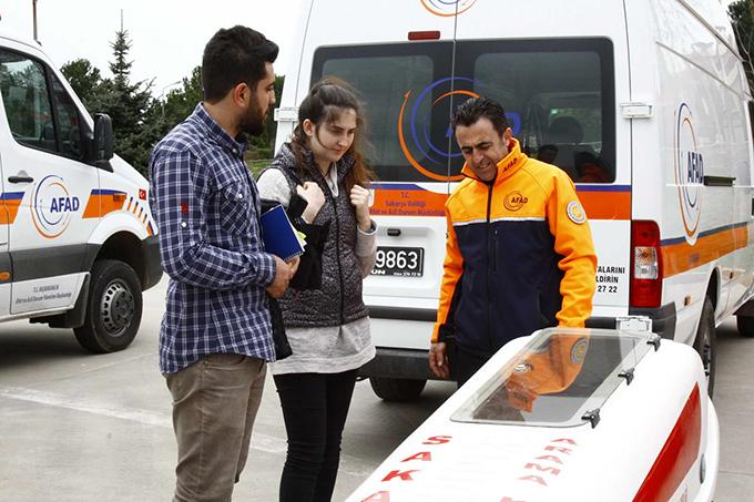 SAÜ'lü öğrenciler deprem deneyimi yaşadı