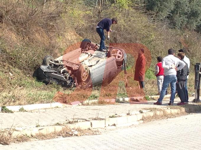 Babasından kaçırdığı otomobille takla attı
