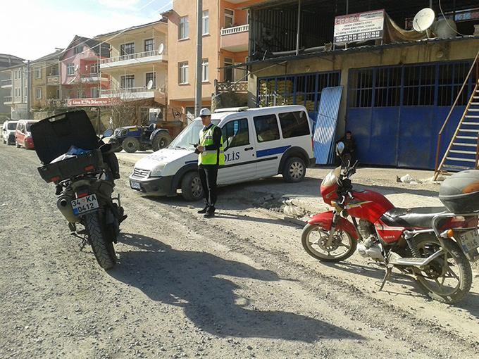 Taraklı polisinden motosiklet sürücülerine sıkı kontrol