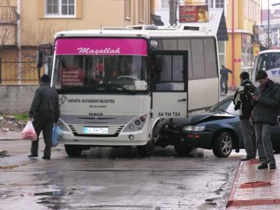 Bosna Caddesi Mevkiinde Trafik Kazası