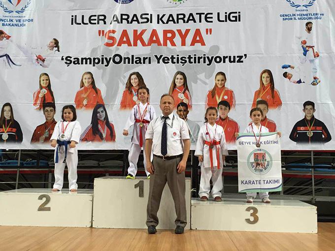 Geyve ilçesi Karate takımlarından 32 Madalya