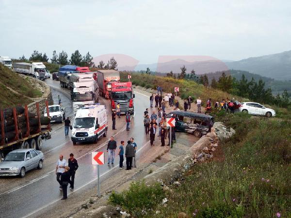 İşçileri taşıyan araç kaza yaptı: 1 ölü, 6 yaralı!