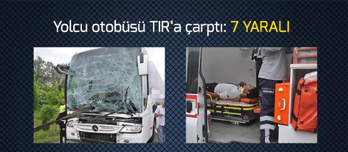 Yolcu otobüsü TIR'a çarptı