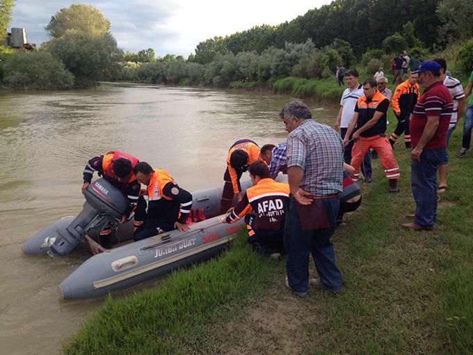 Sakarya Nehri'ne düşen Yasin kayboldu