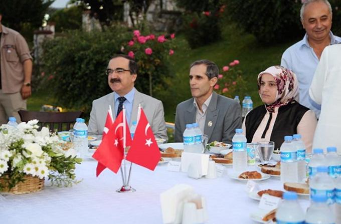 Valilikten şehit ailelerine ve gazilere iftar
