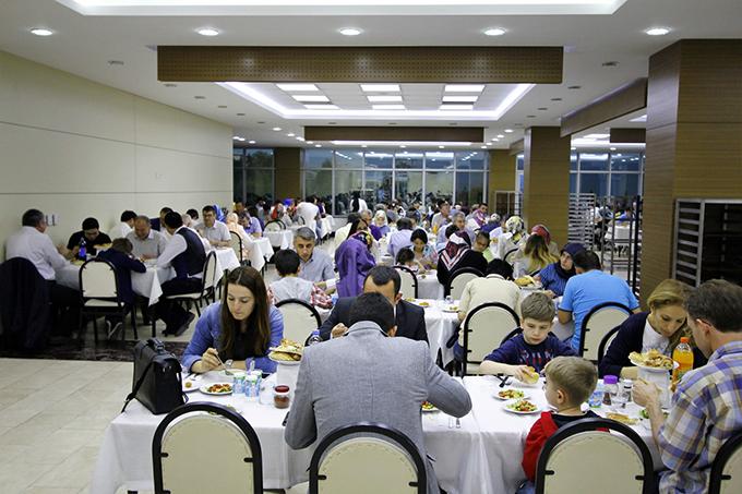 SAÜ ailesi iftar yemeğinde buluştu