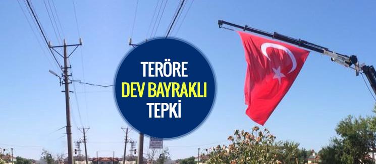 Teröre dev bayraklı tepki