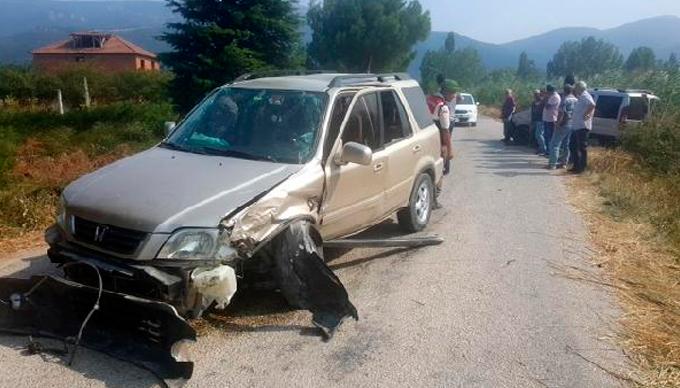 Pamukova'da aşırı hız kazaya sebep oldu