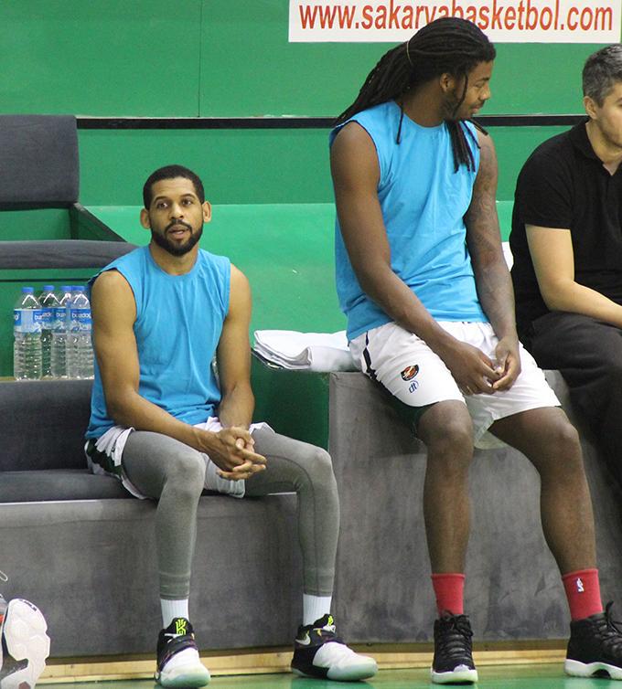 Büyükşehir Basket'ten taraftar sevgisi