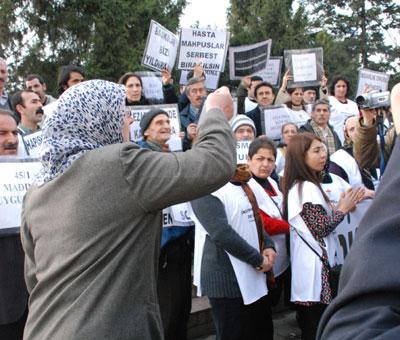 Şehit Annesinden İnsan Hakları Derneği Üyelerine Tepki