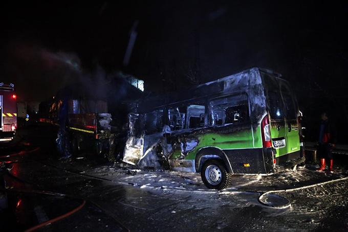 Kartepe'de feci kaza! Sürücü yanarak öldü