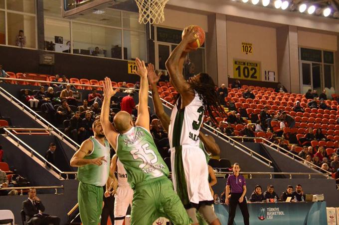 Büyükşehir Basket Mamak'ta galip geldi