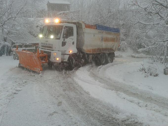 Belediye'lerin kar ekipleri görev başında