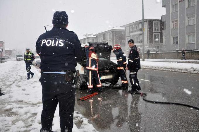 Polisten ceza yiyen araç, 1 saat sonra alev aldı