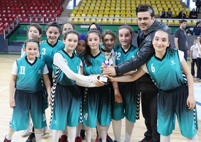 Küçük Basketbolcuların büyük sevinci