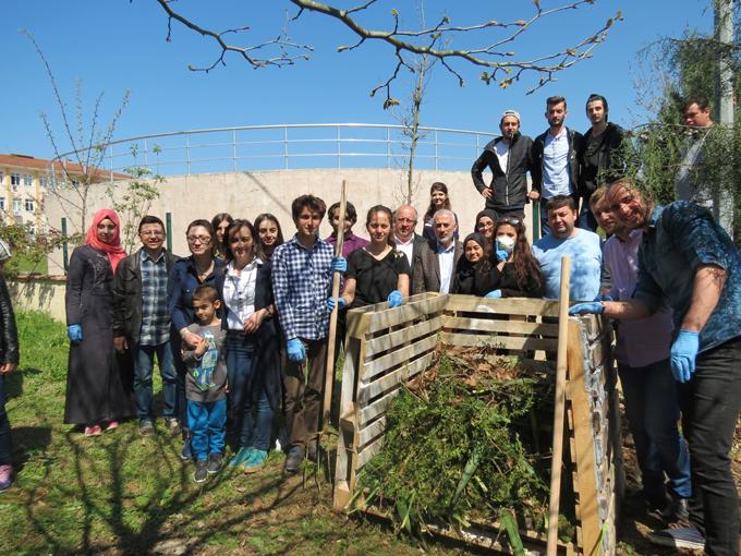 Çöpler dönüştürülerek hayata geri kazandırılıyor