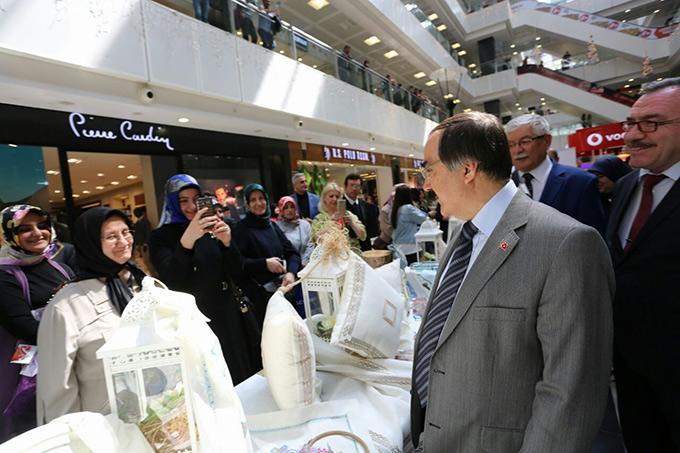 Altı Aylık El Emekleri Serdivan AVMde Görücüye Çıktı