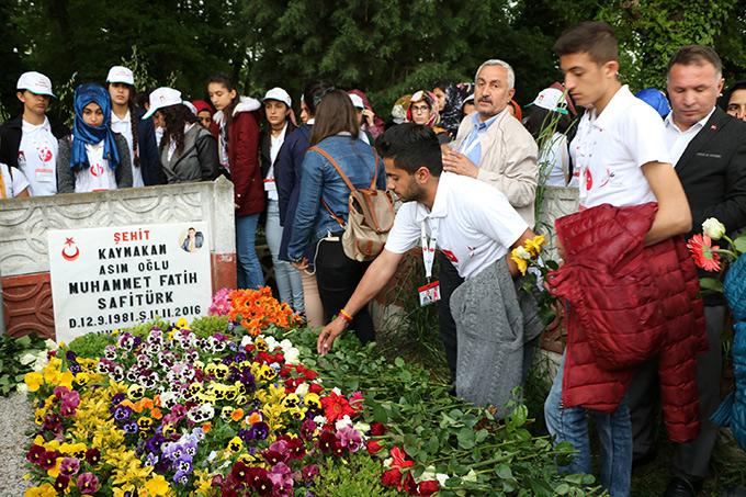 Derikli öğrencilerden anlamlı ziyaret