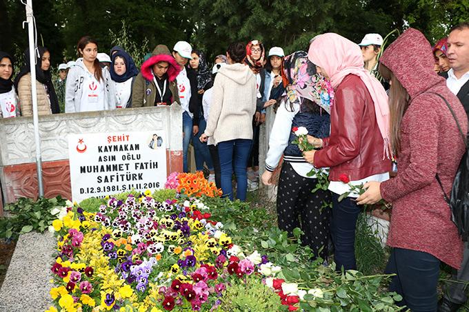 Derikli öğrencilerden anlamlı ziyaret